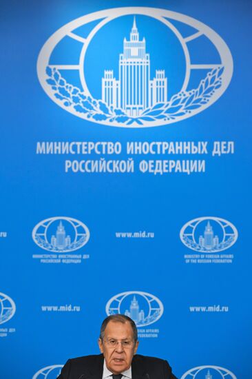 Пресс-конференция главы МИД РФ С. Лаврова