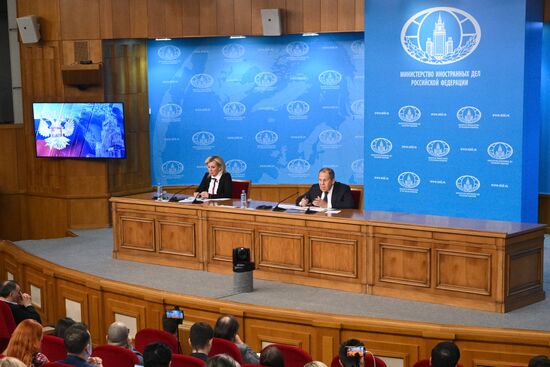 Пресс-конференция главы МИД РФ С. Лаврова
