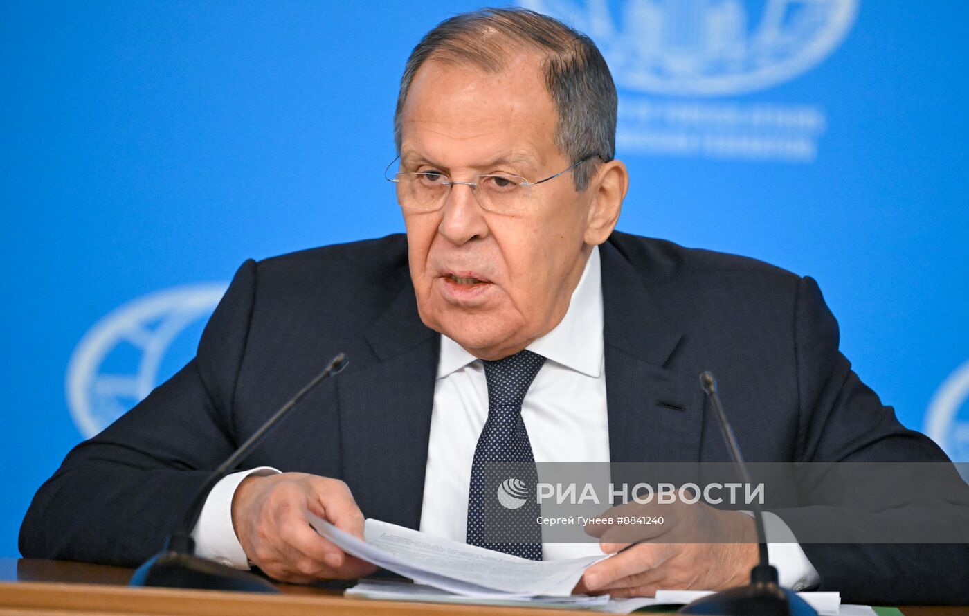 Пресс-конференция главы МИД РФ С. Лаврова