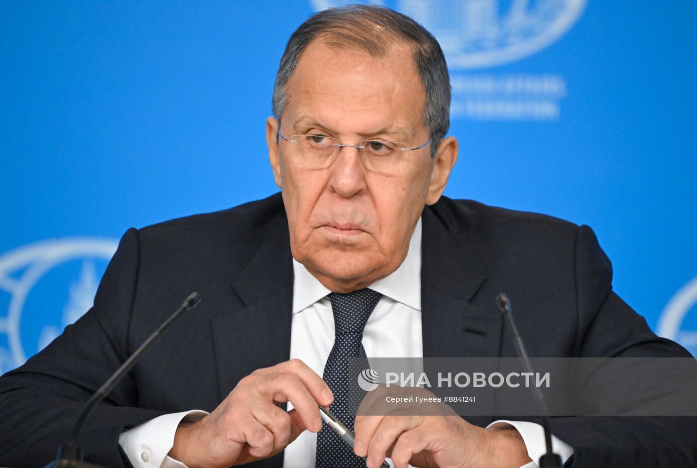 Пресс-конференция главы МИД РФ С. Лаврова