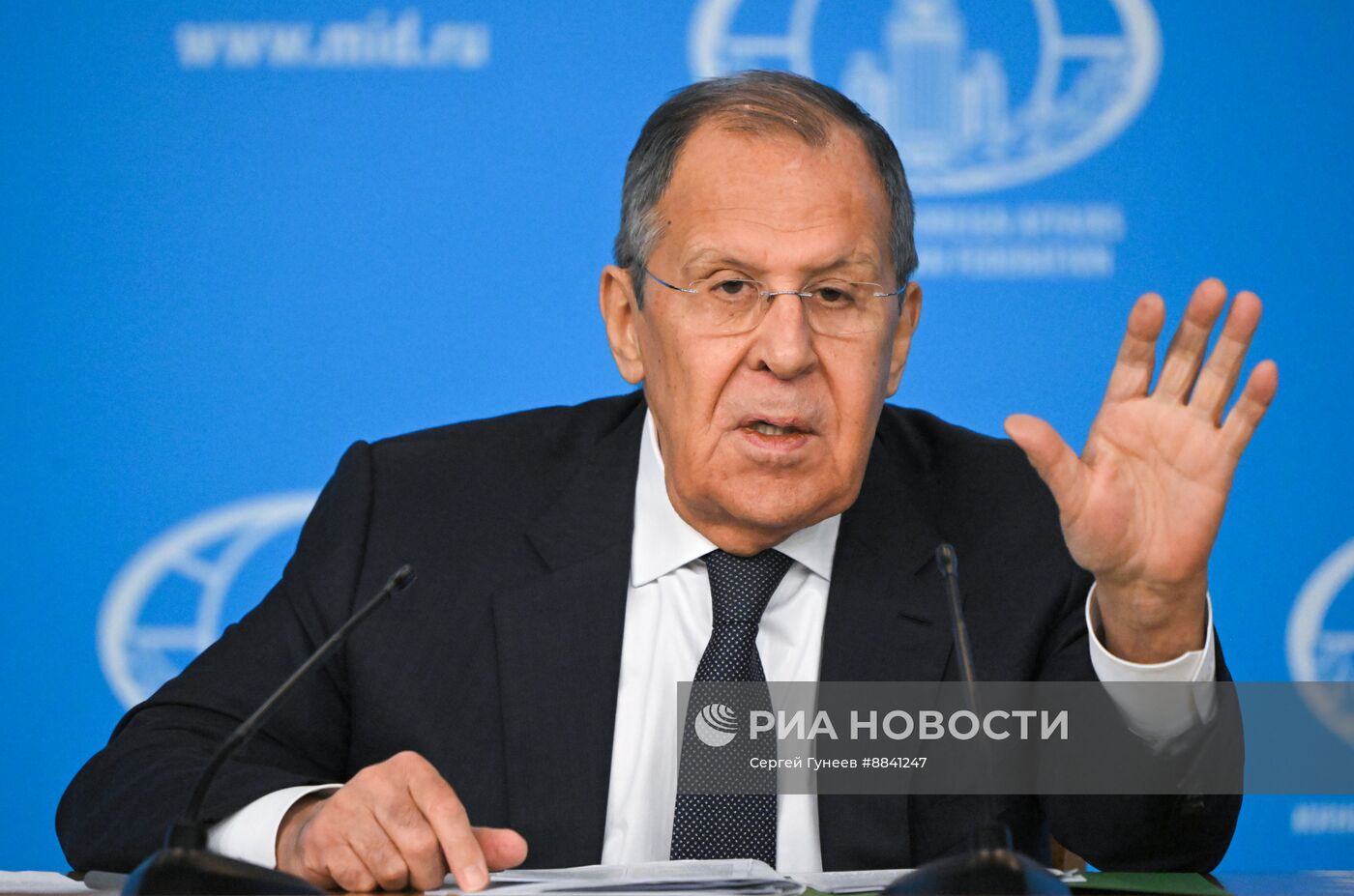 Пресс-конференция главы МИД РФ С. Лаврова