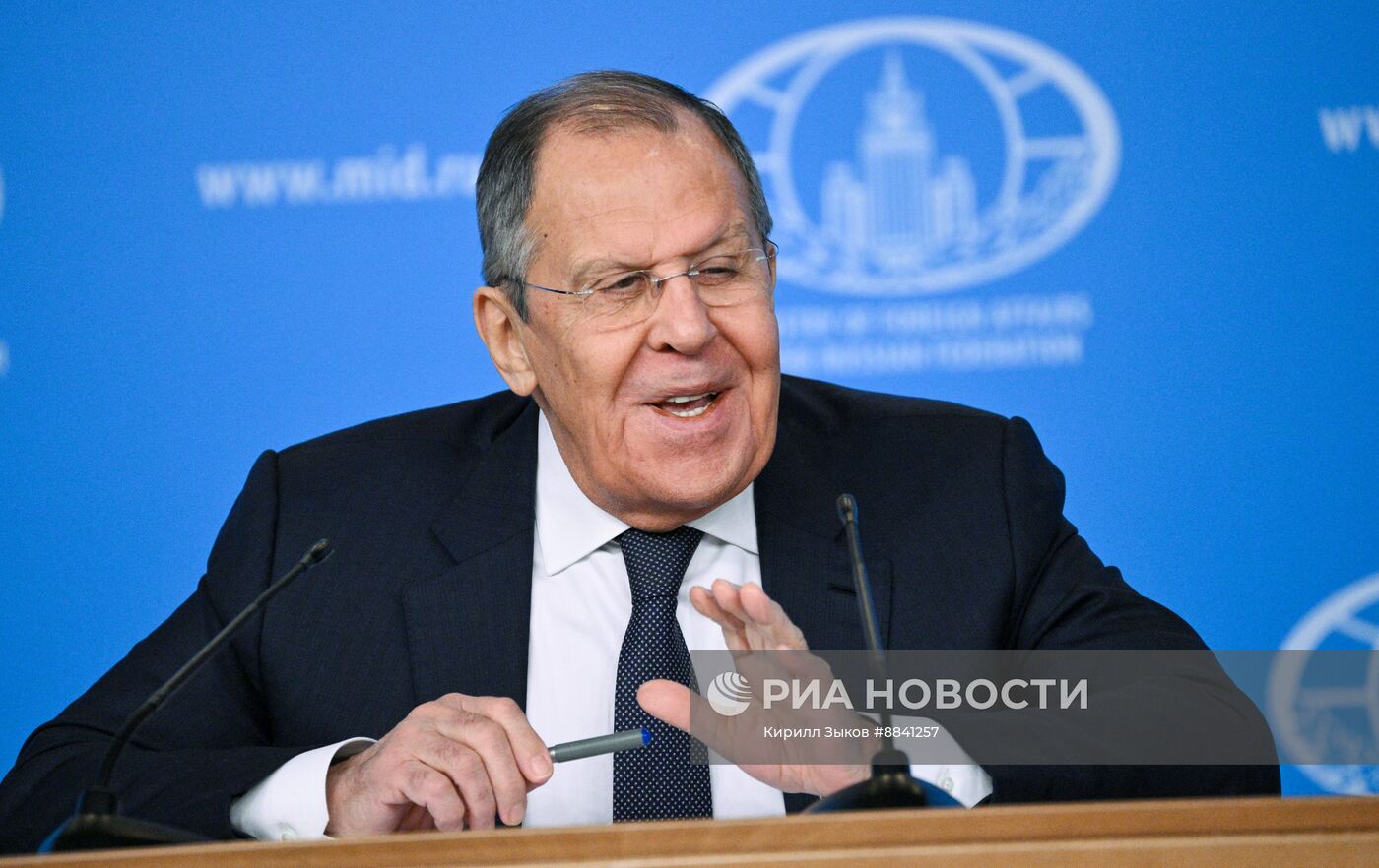 Пресс-конференция главы МИД РФ С. Лаврова