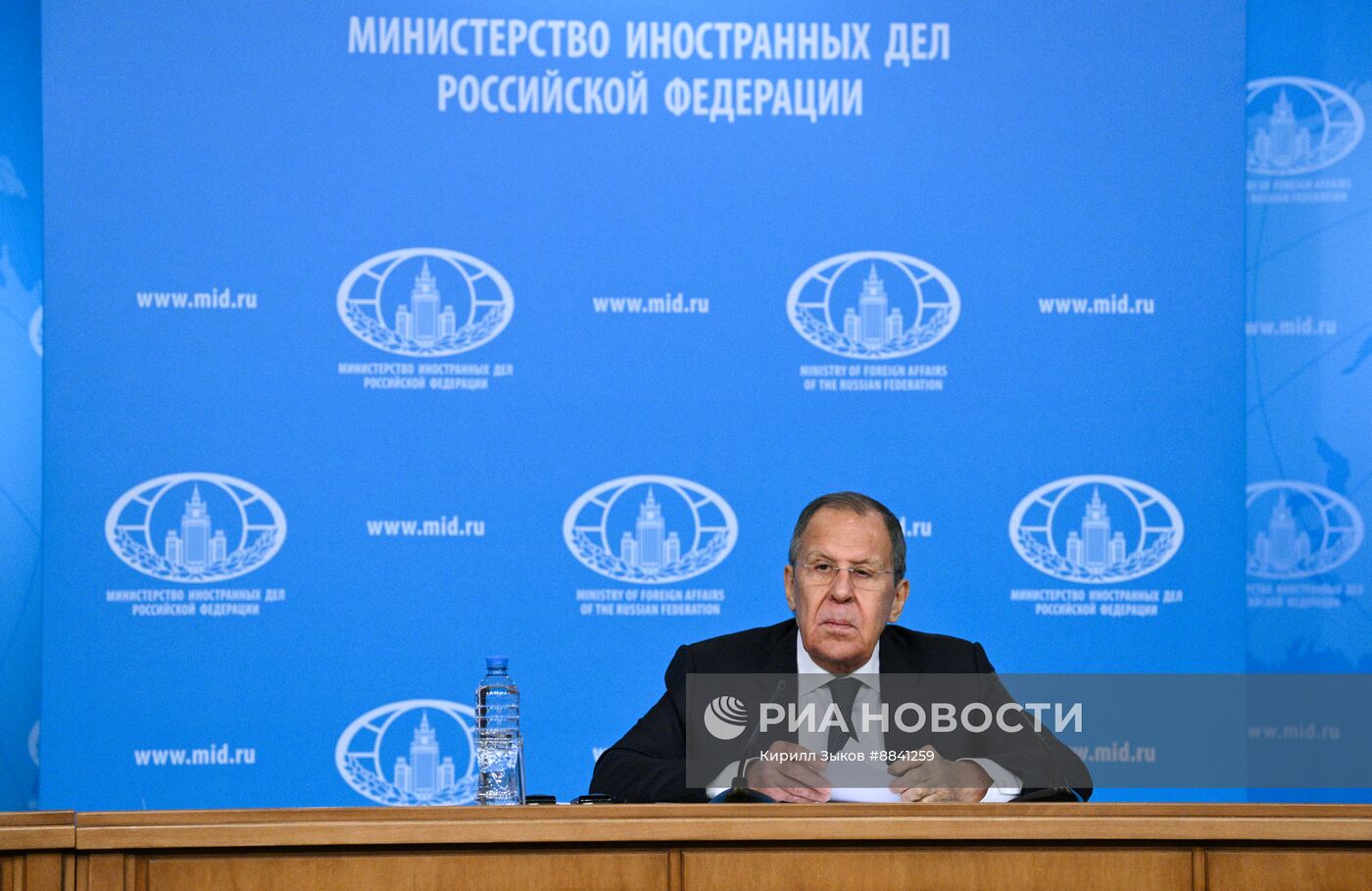 Пресс-конференция главы МИД РФ С. Лаврова