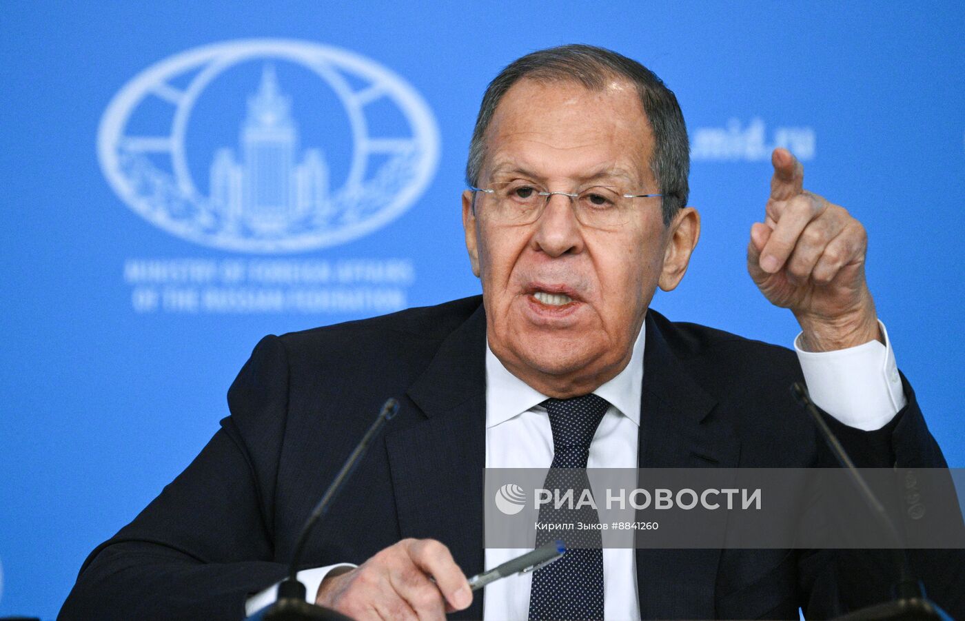 Пресс-конференция главы МИД РФ С. Лаврова