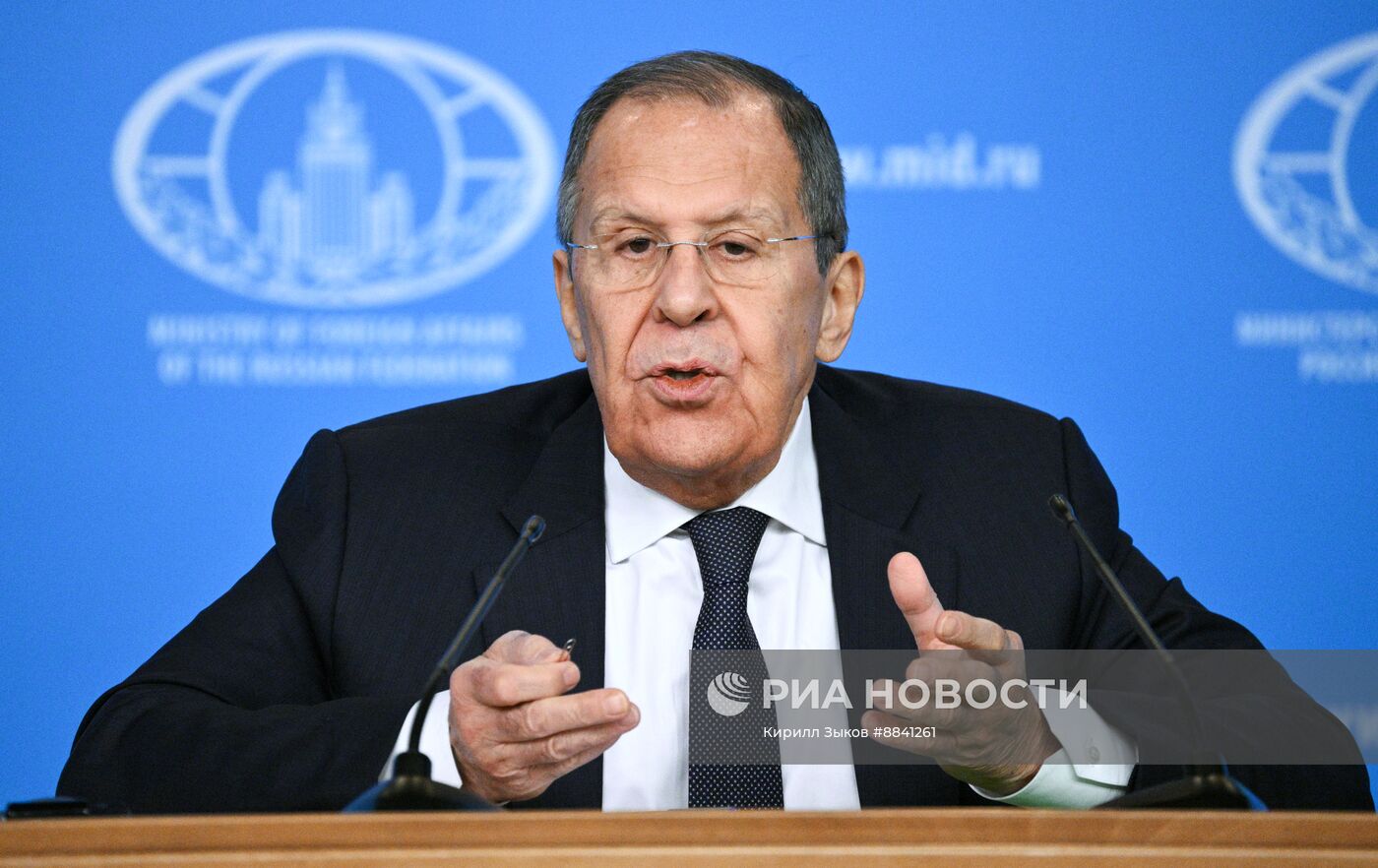 Пресс-конференция главы МИД РФ С. Лаврова
