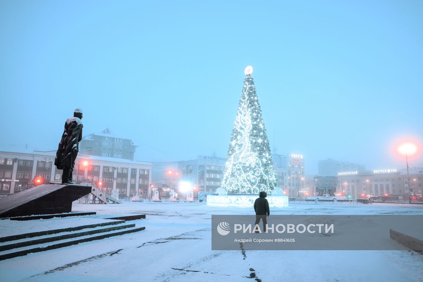 Ледовые скульптуры, посвященные 80-летию Победы в Великой Отечественной войне