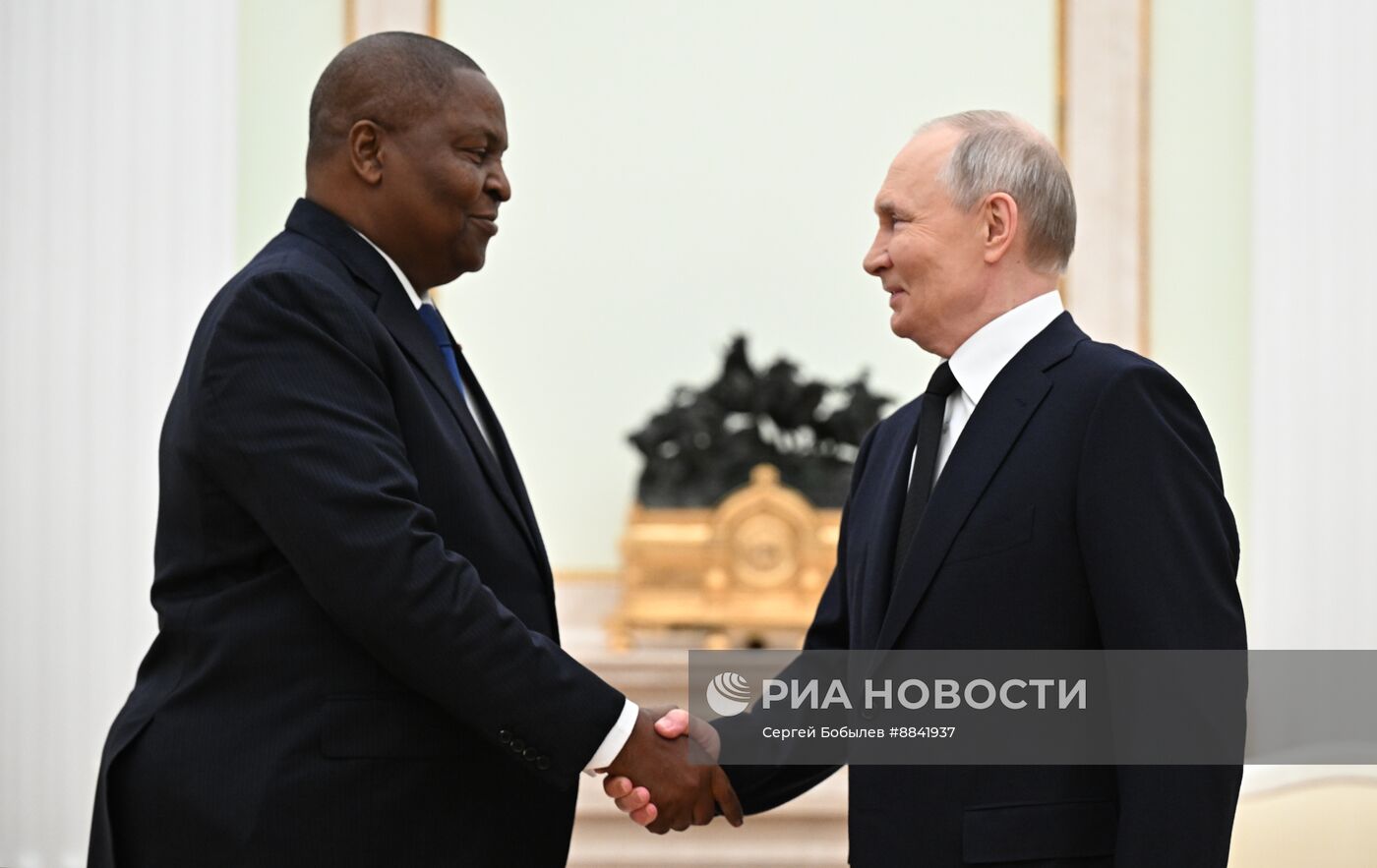 Встреча президента Владимира Путина с президентом ЦАР Ф. А. Туадерой