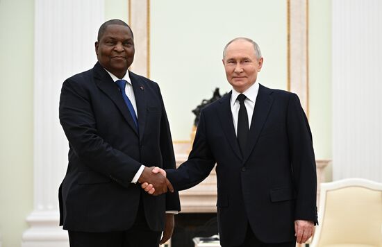 Встреча президента Владимира Путина с президентом ЦАР Ф. А. Туадерой