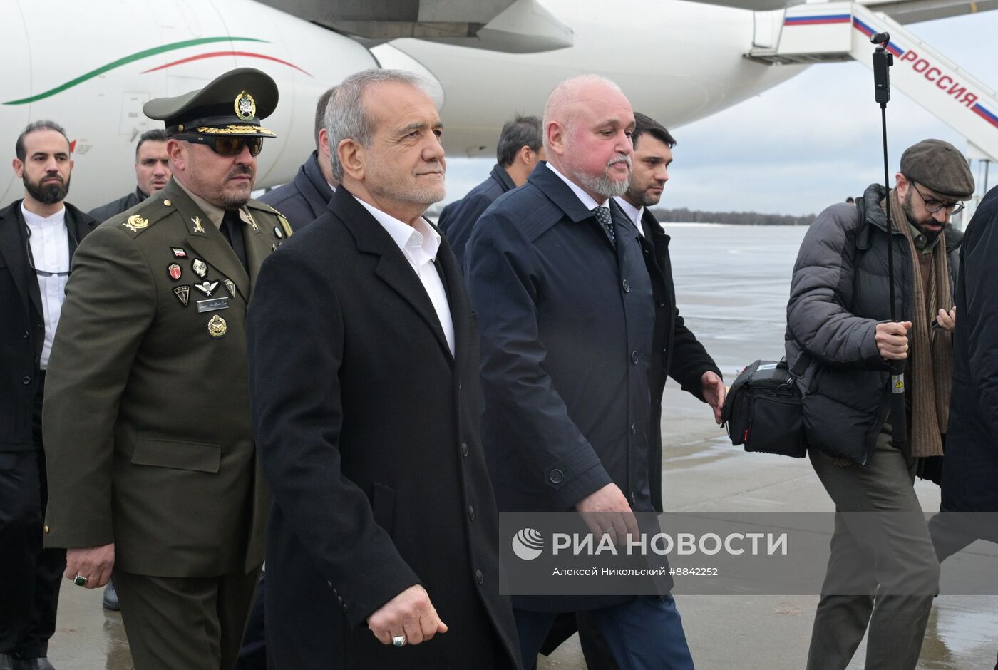 Прилет президента Ирана М. Пезешкиана в Москву