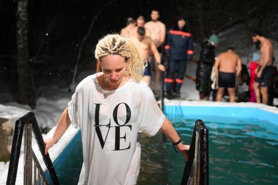 Празднование Крещения в России