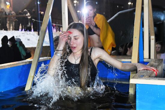 Празднование Крещения в России