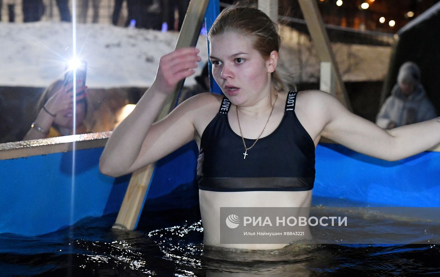 Празднование Крещения в России