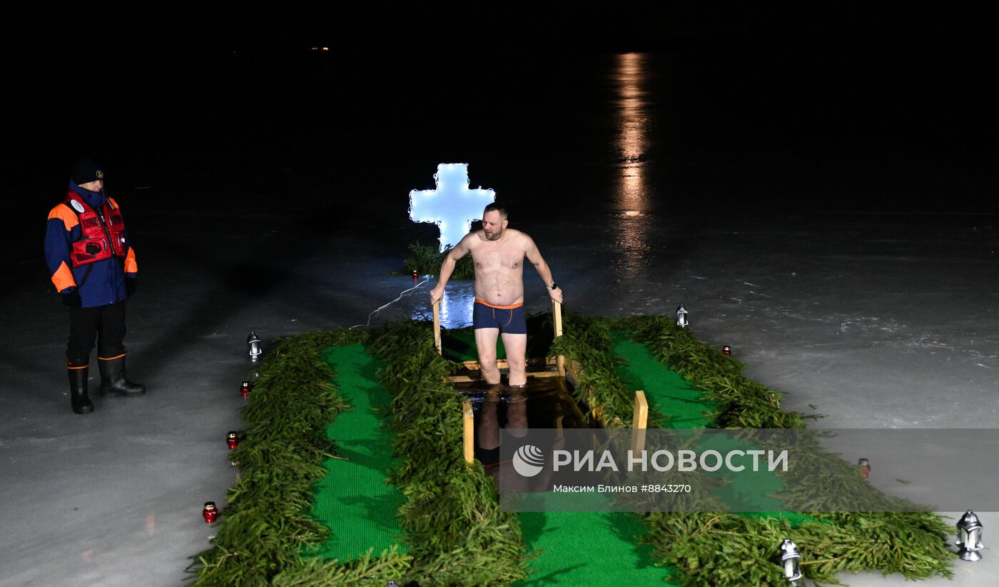 Празднование Крещения в России