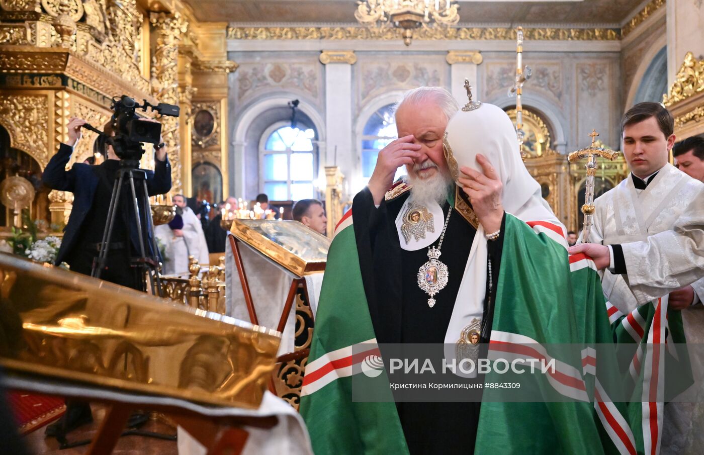 Патриаршее служение и чин освящения воды в праздник Крещения
