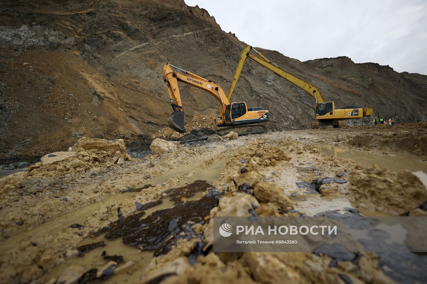 Откачка мазута из танкера " Волгонефть-239"