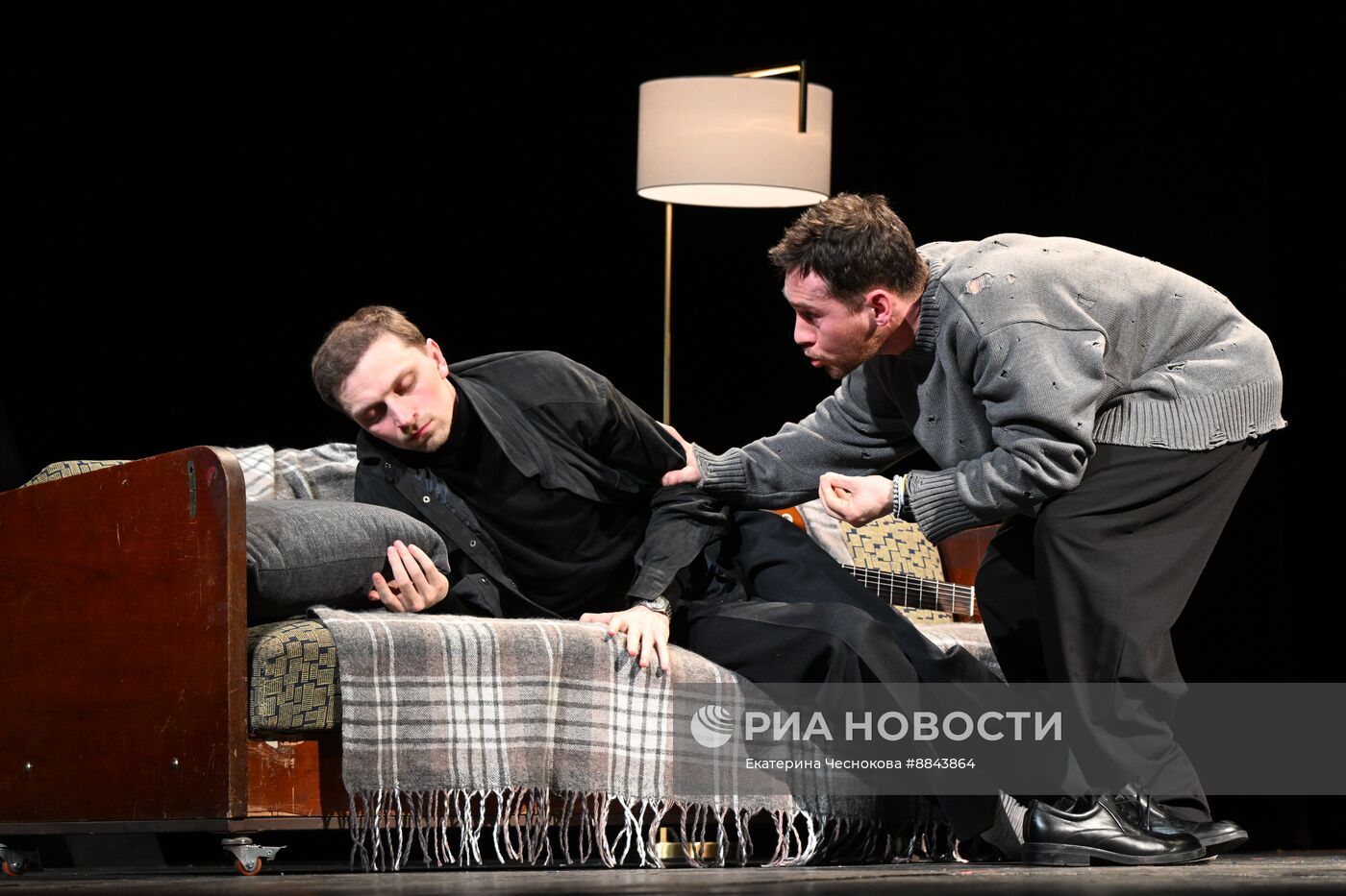 Спектакль "Старший сын" в театре Гоголя