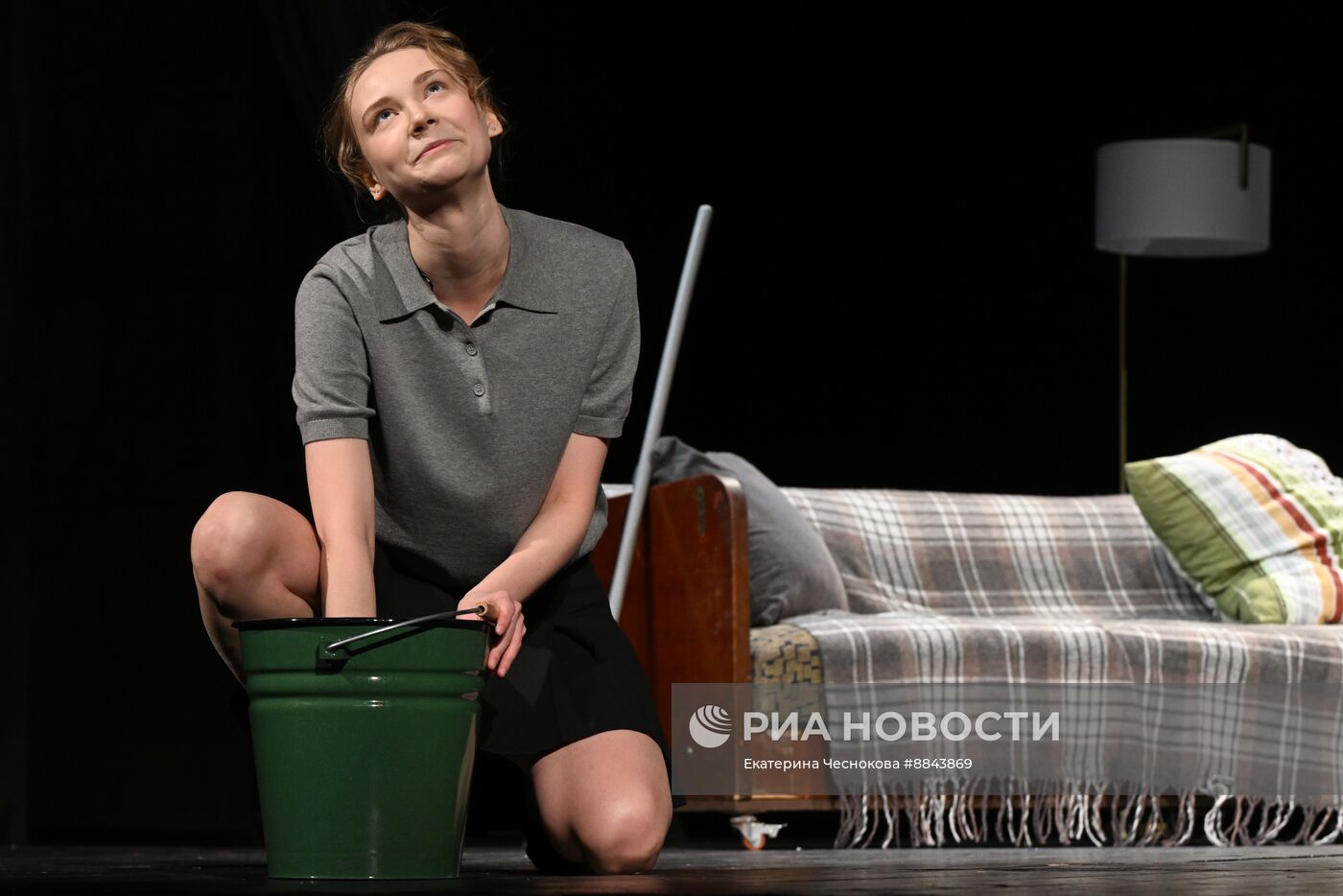 Спектакль "Старший сын" в театре Гоголя