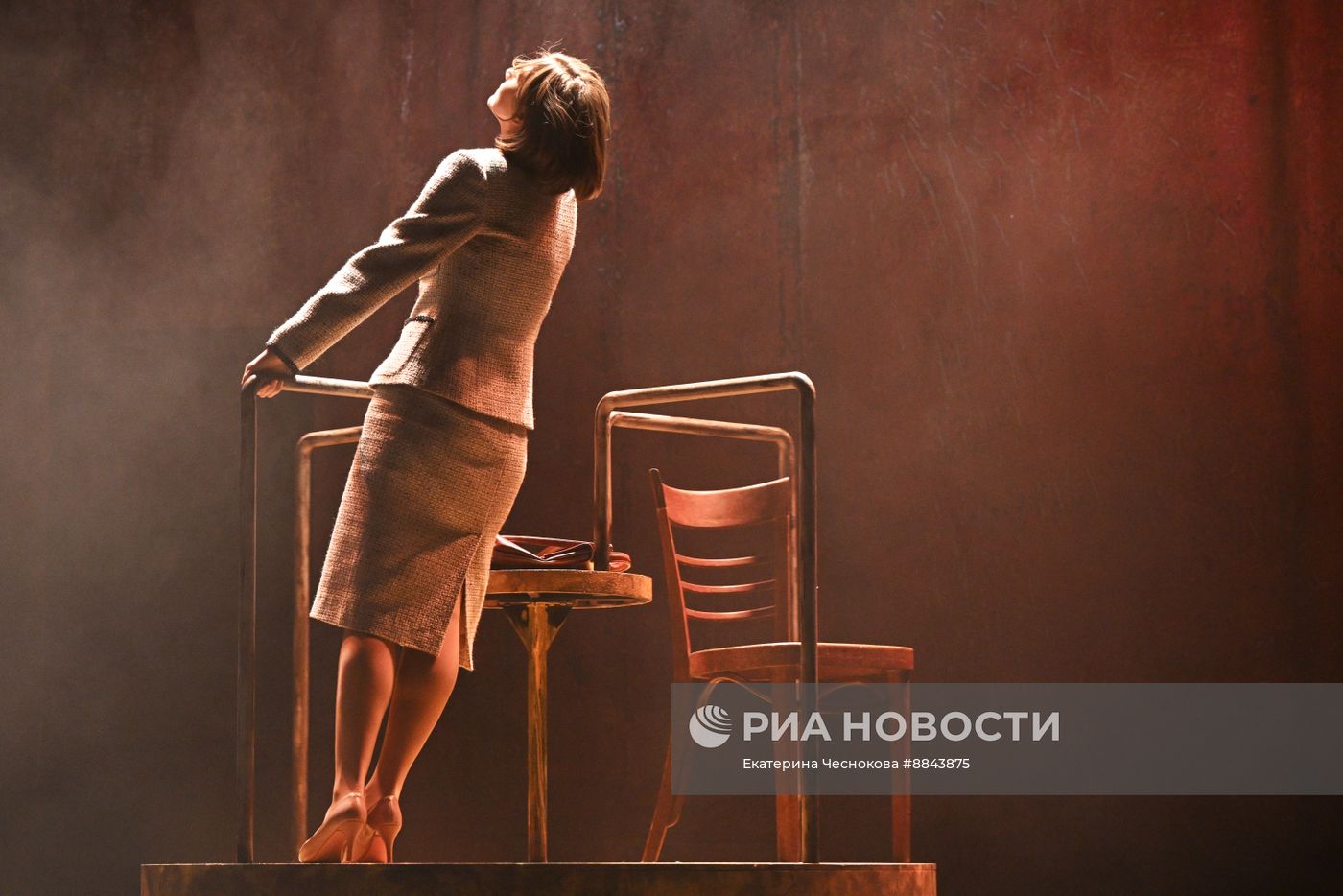 Спектакль "Старший сын" в театре Гоголя
