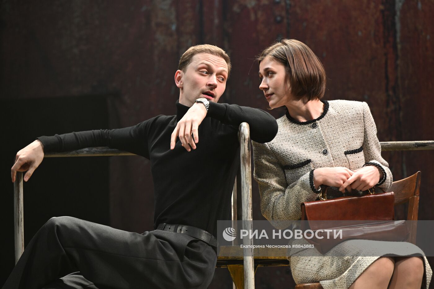 Спектакль "Старший сын" в театре Гоголя