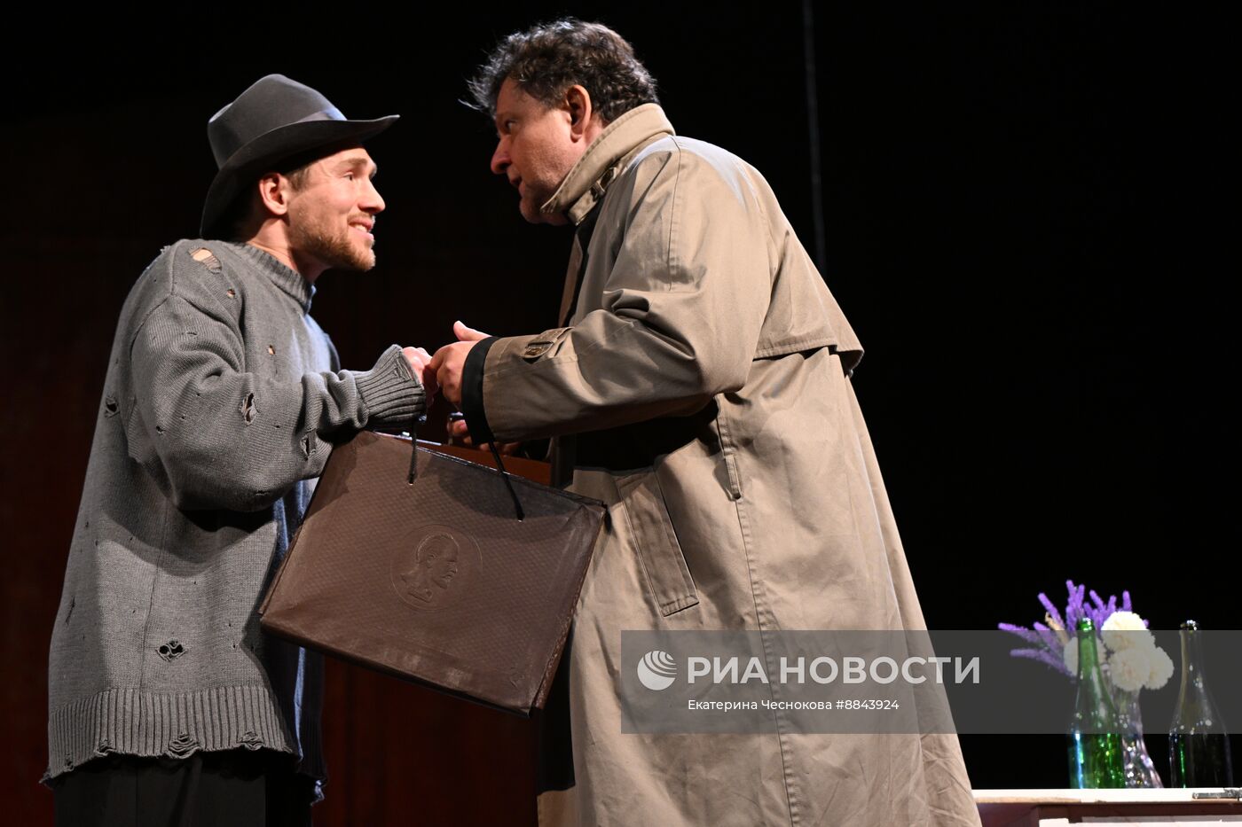 Спектакль "Старший сын" в театре Гоголя