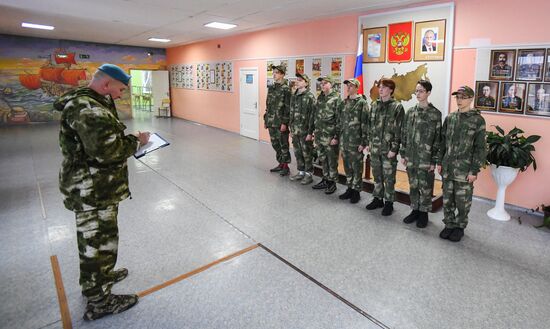 Начальная военная подготовка в школе Красноярского края