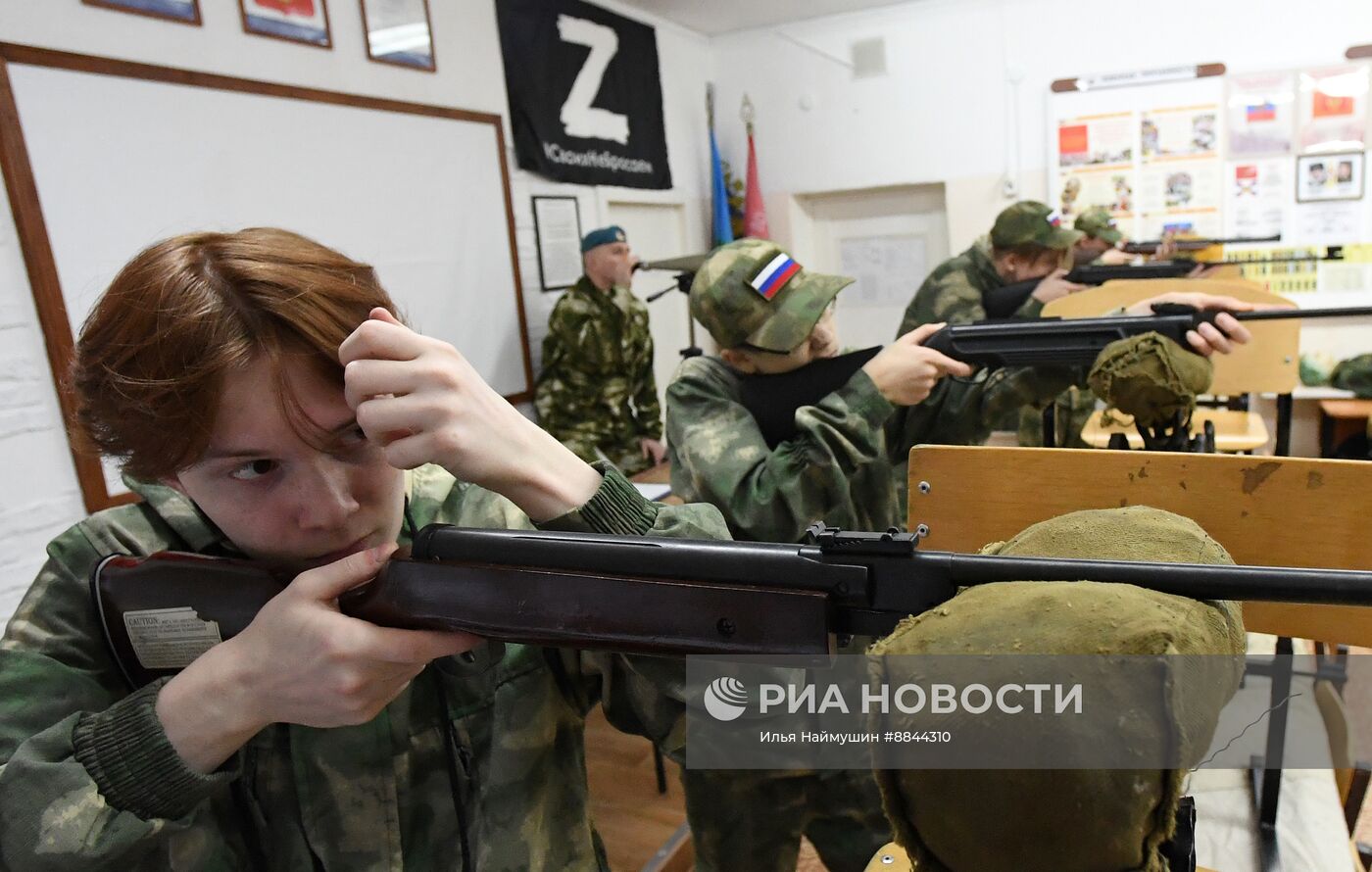 Начальная военная подготовка в школе Красноярского края