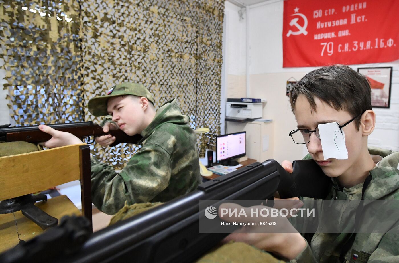 Начальная военная подготовка в школе Красноярского края