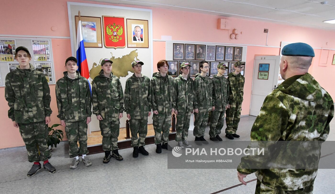 Начальная военная подготовка в школе Красноярского края