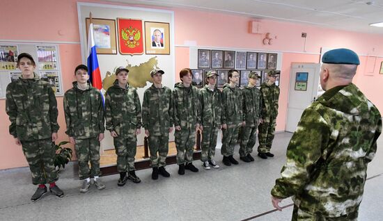 Начальная военная подготовка в школе Красноярского края