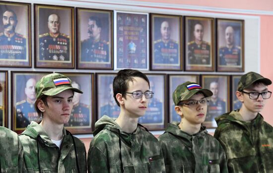 Начальная военная подготовка в школе Красноярского края