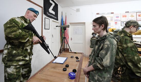 Начальная военная подготовка в школе Красноярского края