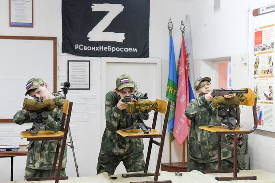 Начальная военная подготовка в школе Красноярского края