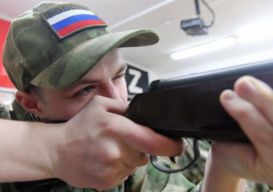 Начальная военная подготовка в школе Красноярского края