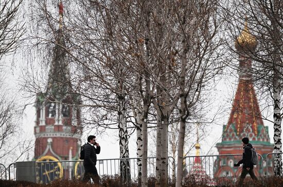 Теплая погода в Москве