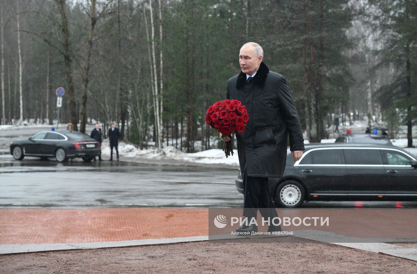 Президент Владимир Путин принял участие в мероприятиях в честь 81-й годовщины освобождения Ленинграда от фашистской блокады