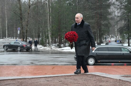 Президент Владимир Путин принял участие в мероприятиях в честь 81-й годовщины освобождения Ленинграда от фашистской блокады