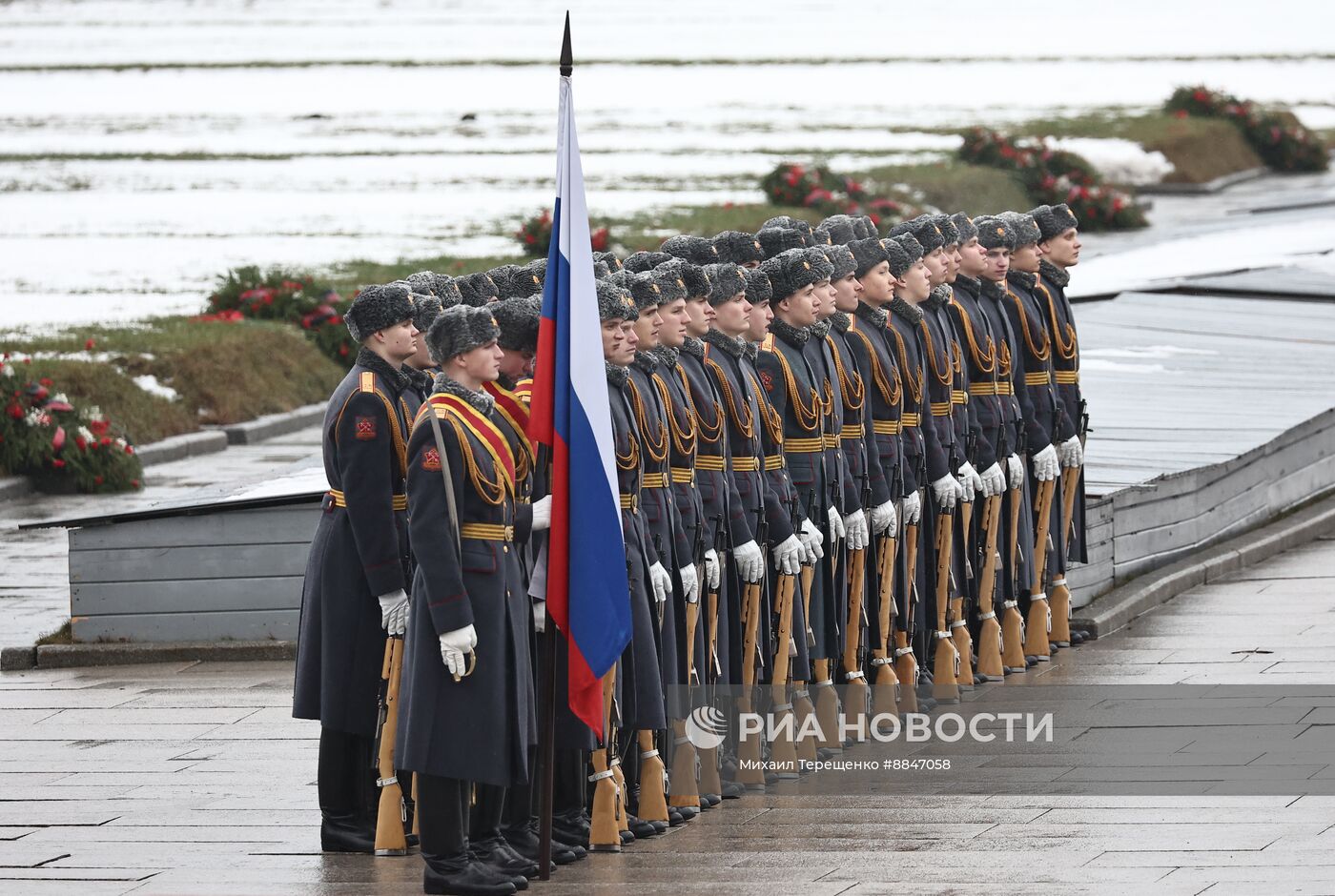 Президент Владимир Путин принял участие в мероприятиях в честь 81-й годовщины освобождения Ленинграда от фашистской блокады