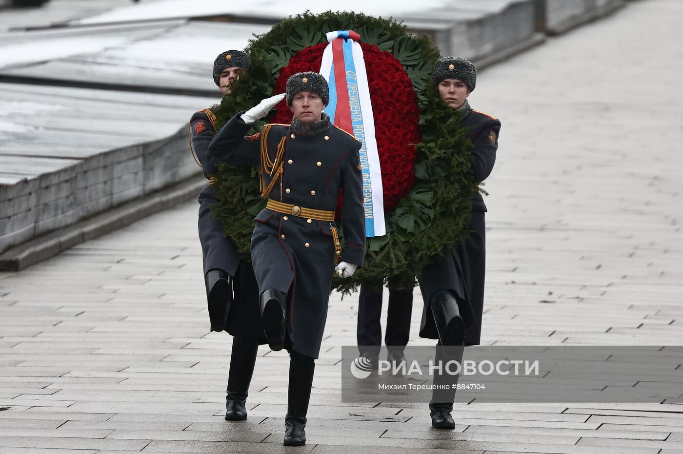 Президент Владимир Путин принял участие в мероприятиях в честь 81-й годовщины освобождения Ленинграда от фашистской блокады