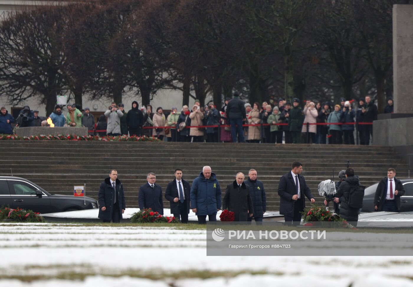 Президент Владимир Путин принял участие в мероприятиях в честь 81-й годовщины освобождения Ленинграда от фашистской блокады