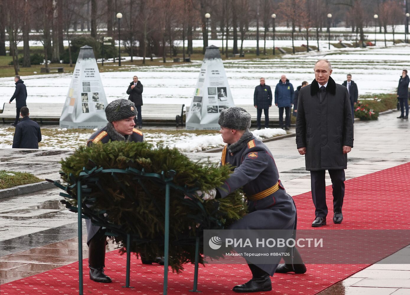 Президент Владимир Путин принял участие в мероприятиях в честь 81-й годовщины освобождения Ленинграда от фашистской блокады