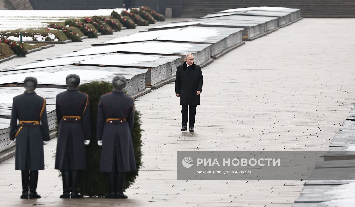 Президент Владимир Путин принял участие в мероприятиях в честь 81-й годовщины освобождения Ленинграда от фашистской блокады