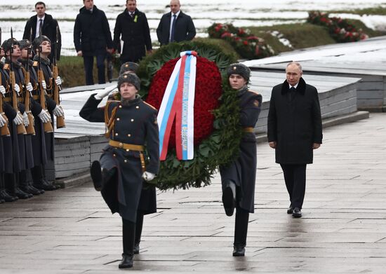 Президент Владимир Путин принял участие в мероприятиях в честь 81-й годовщины освобождения Ленинграда от фашистской блокады