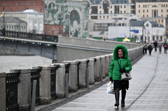 Теплая погода в Москве
