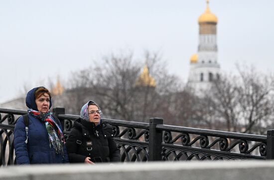Теплая погода в Москве