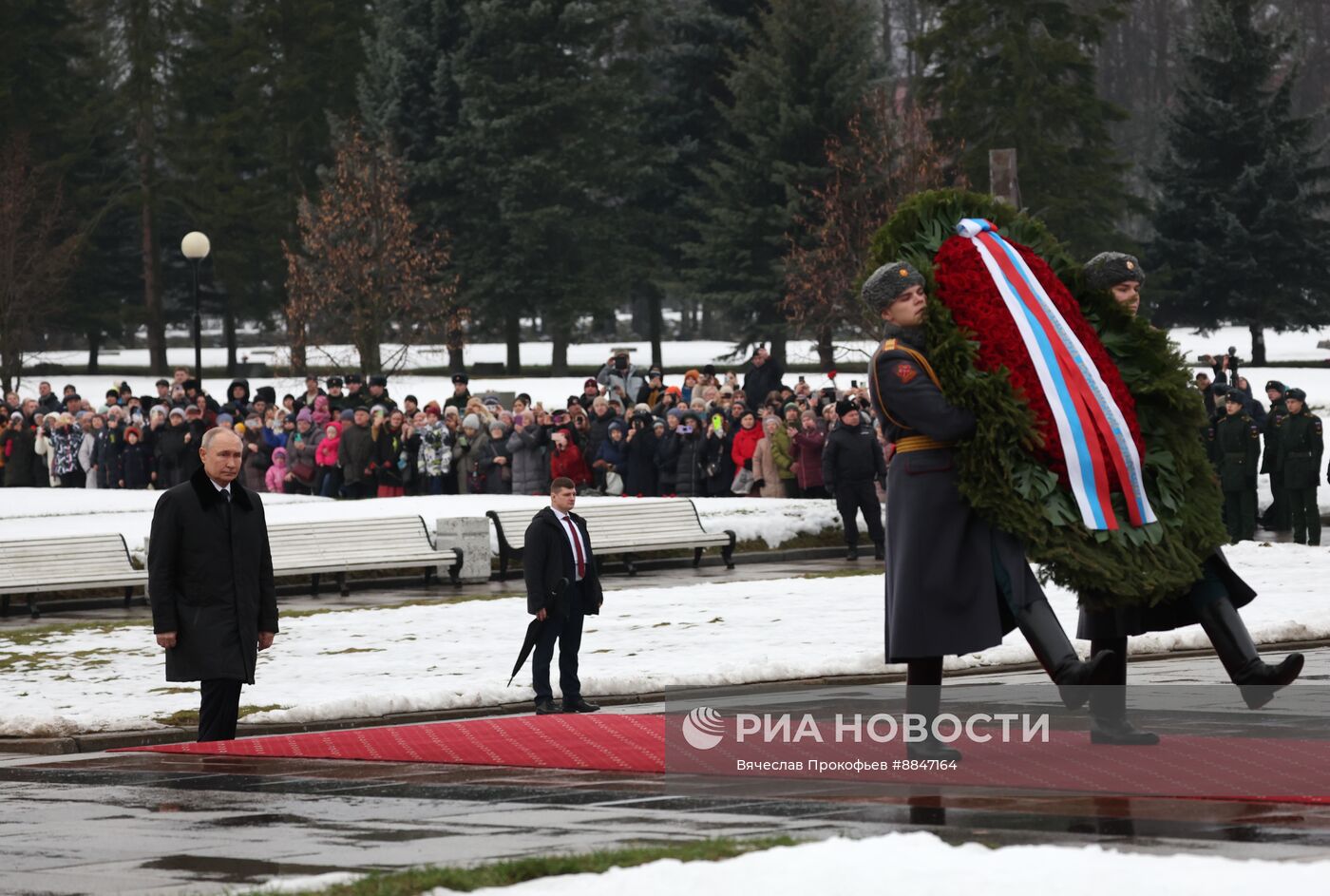 Президент Владимир Путин принял участие в мероприятиях в честь 81-й годовщины освобождения Ленинграда от фашистской блокады