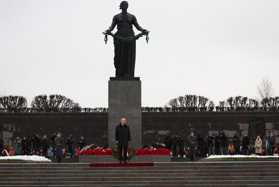 Президент Владимир Путин принял участие в мероприятиях в честь 81-й годовщины освобождения Ленинграда от фашистской блокады