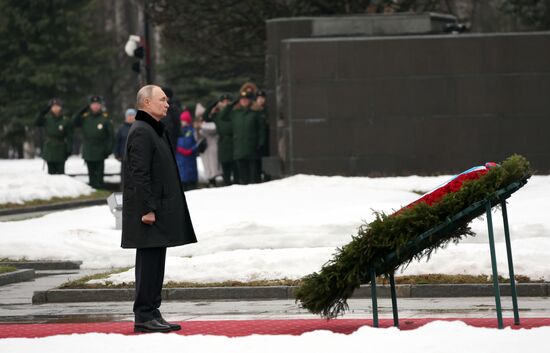 Президент Владимир Путин принял участие в мероприятиях в честь 81-й годовщины освобождения Ленинграда от фашистской блокады