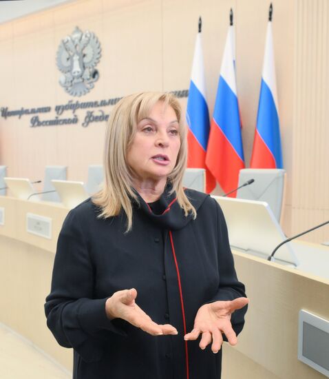 Брифинг главы ЦИК РФ Э. Панфиловой