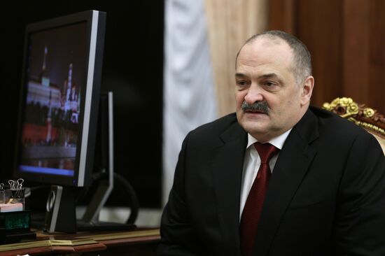 Президент Владимир Путин провел встречу с главой Республики Дагестан Сергеем Меликовым