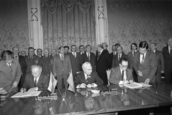 Подписание договора о сотрудничестве между ОСЧД и ОЧСД